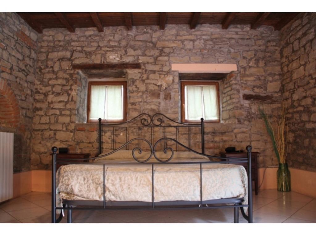 Agriturismo Badia Di Susinana Villa Palazzuolo Sul Senio Rum bild